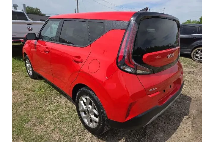 $18537 : Kia Soul 2025 S 4dr Crossove image 2