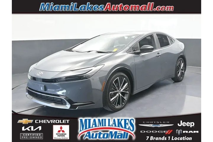 $26996 : Toyota Prius 2023 LE 4dr Hat image 1