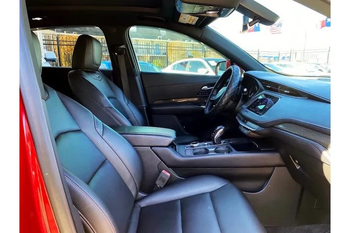 2019 XT4 Sport image 10