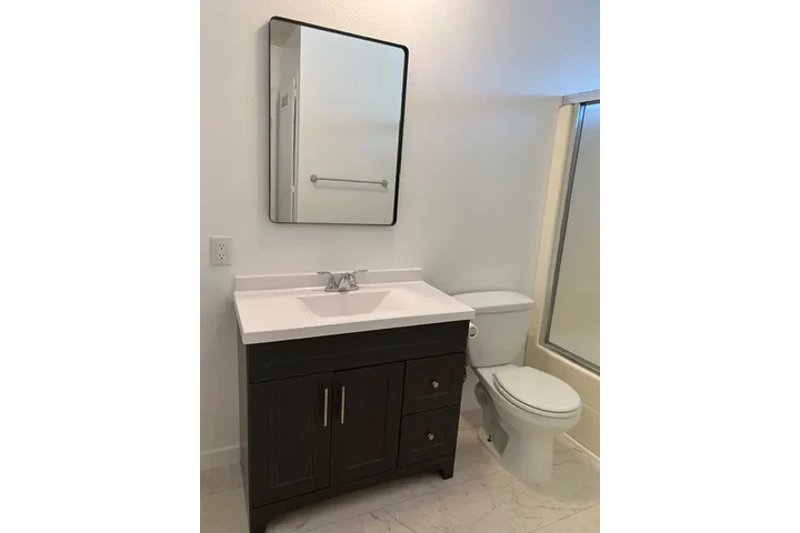 $1750 : Rento 1+1 en Burbank image 7