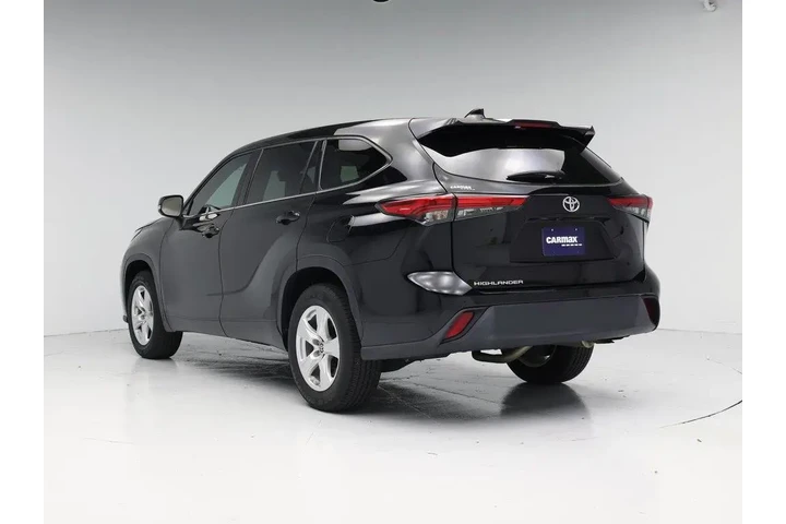 $27998 : Toyota Highlander 2021 L 4dr image 2