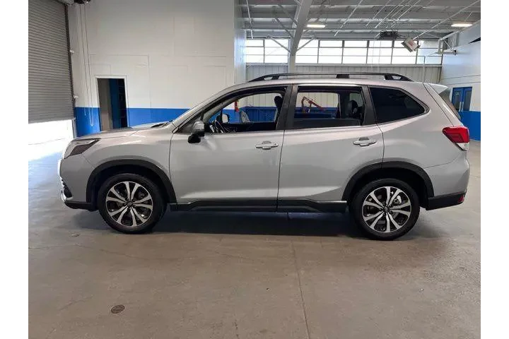 $26921 : Subaru Forester 2023 AWD Lim image 6