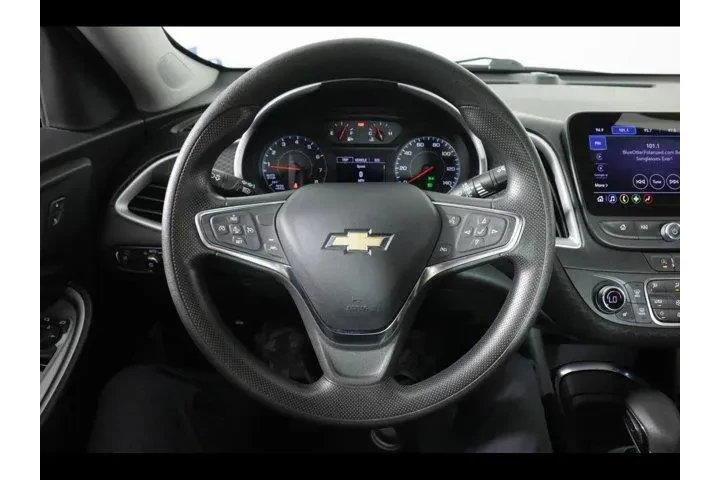 $18575 : Chevrolet Malibu 2023 LT 4dr image 10