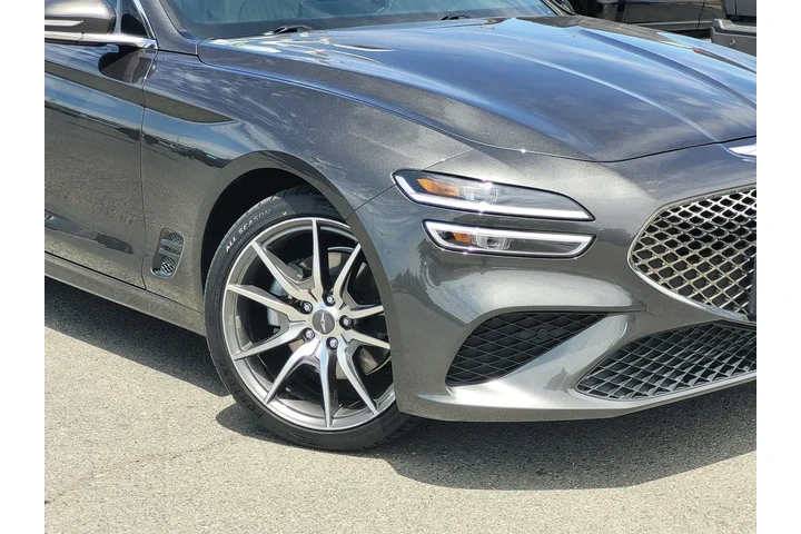 $25500 : Genesis G70 2022 2.0T 4dr Se image 9