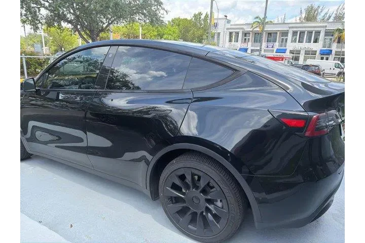 $25000 : Tesla Model Y 2021 AWD Long image 5