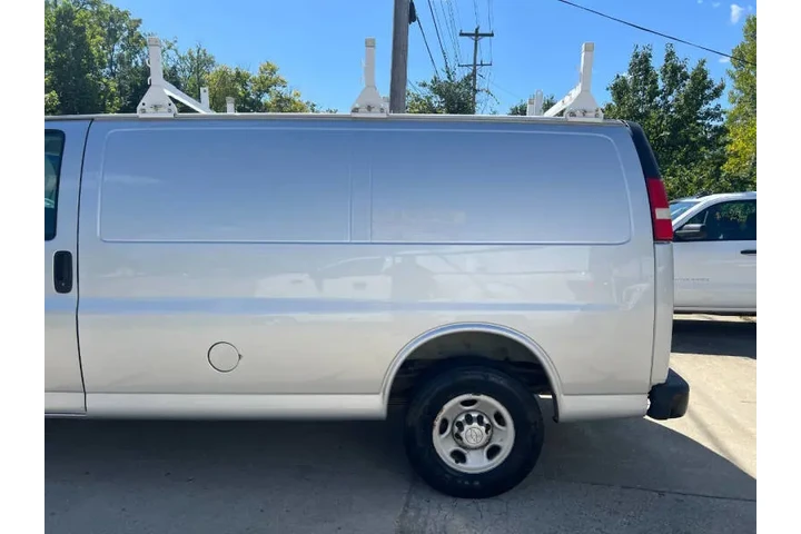 $9995 : 2014 Express 2500 image 9