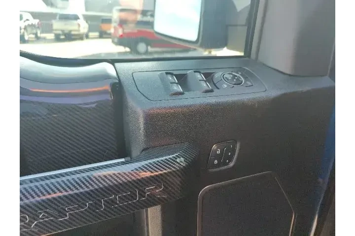 $33999 : Ford F-150 2017 4x4 Raptor 4 image 10