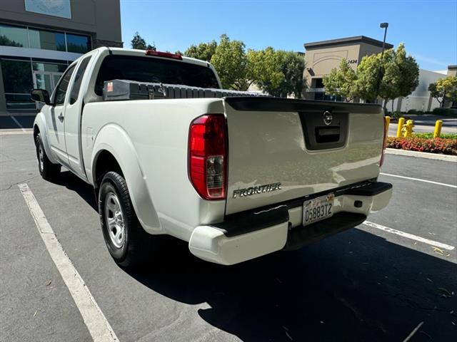 2019 Frontier 2WD King Cab I4 image 5