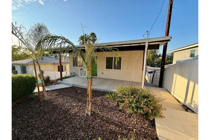 $1500 : Adam erah rental services image 7