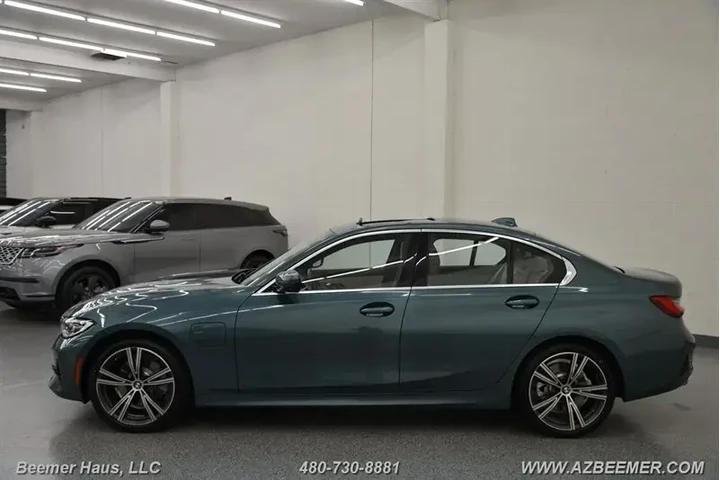 $23998 : BMW 3 Series 2021 330e 4dr S image 3