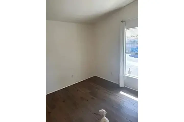 SE RENTA CUARTO 📍 image 2