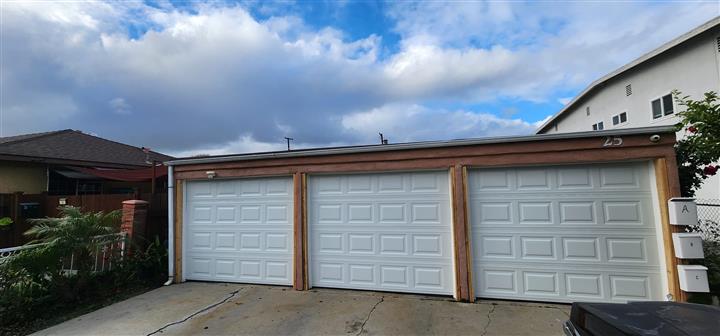 Custom single car garage door image 1
