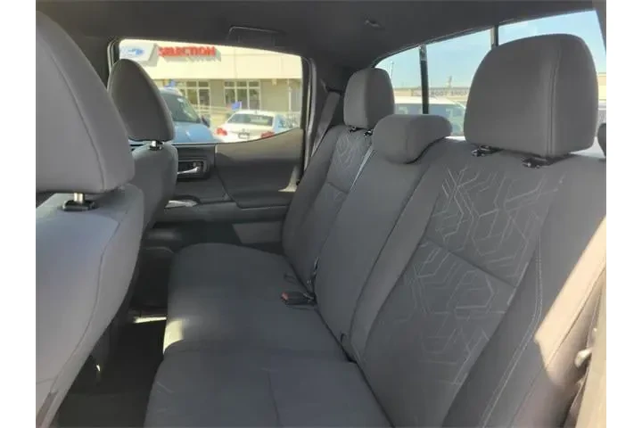 $24291 : Toyota Tacoma 2018 4x2 TRD O image 8