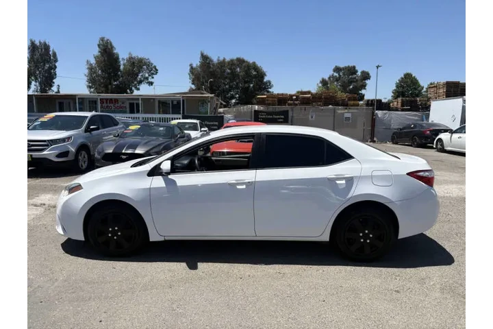 2015 Corolla LE image 5