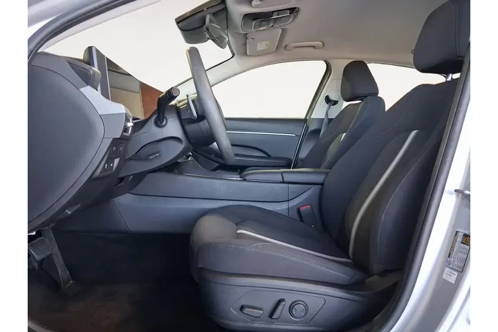 $26000 : Hyundai SONATA 2025 SEL 4dr image 2