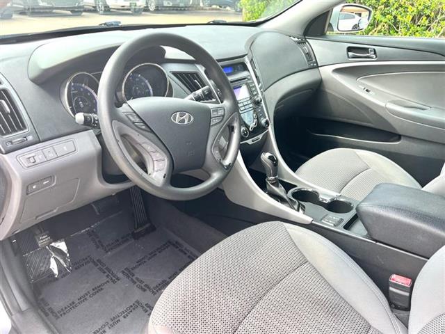 $9950 : 2013 HYUNDAI SONATA GLS image 9