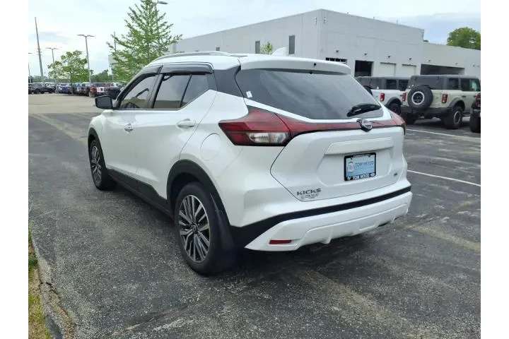 $17038 : Nissan Kicks 2023 SV 4dr Cro image 9