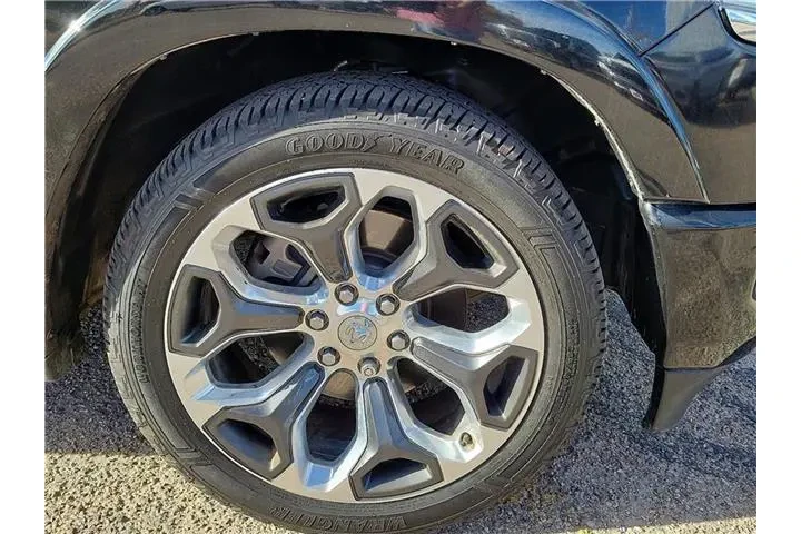 $38950 : Ram 1500 2020 4x4 Laramie Lo image 7