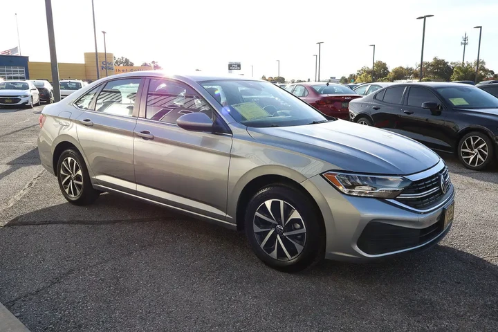 $18388 : 2024 Jetta S image 3