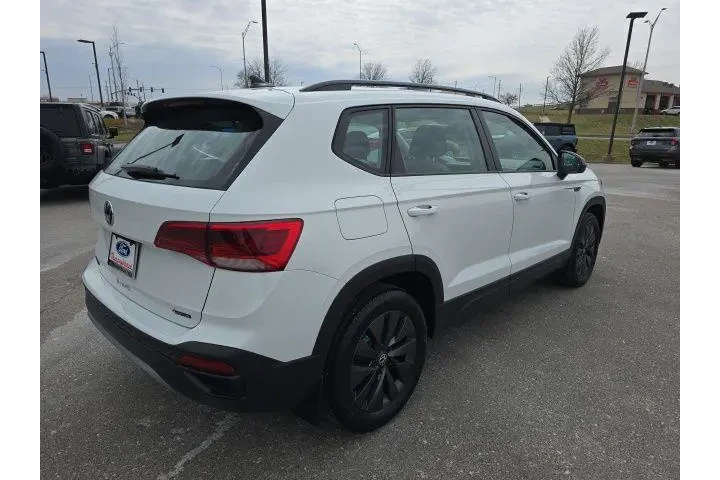 $21000 : Volkswagen Taos 2022 AWD S 4 image 5