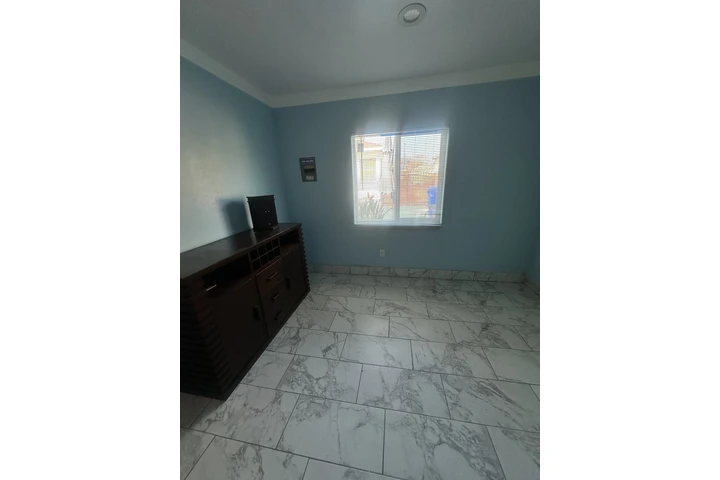 $2000 : Casa de renta image 6