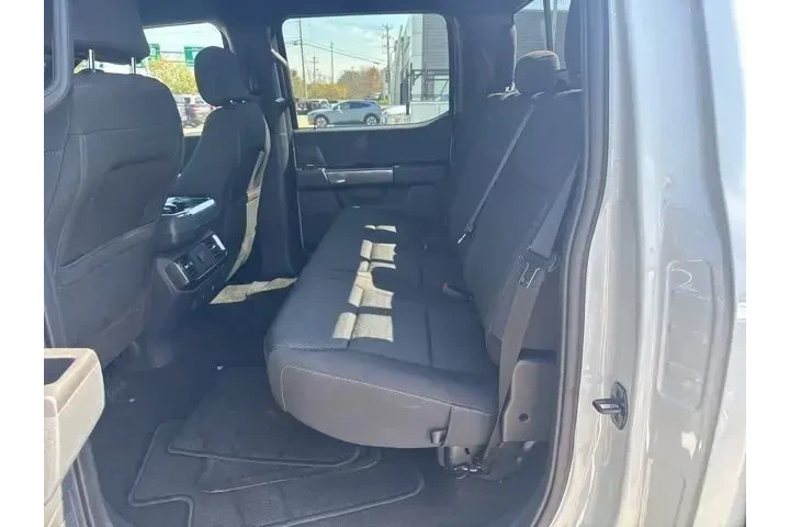 $39996 : Ford F-150 2023 4x4 XL 4dr S image 8