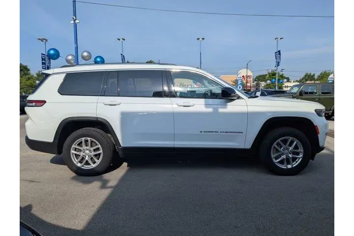 $23555 : Jeep Grand Cherokee L 2023 4 image 3