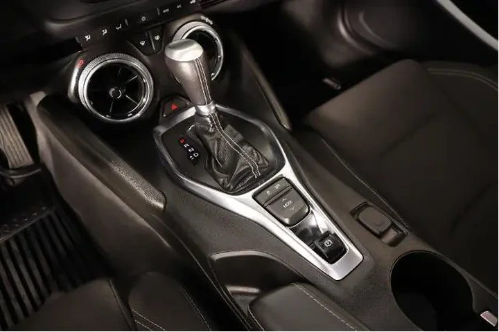 $26989 : Chevrolet Camaro 2023 LT 2dr image 7