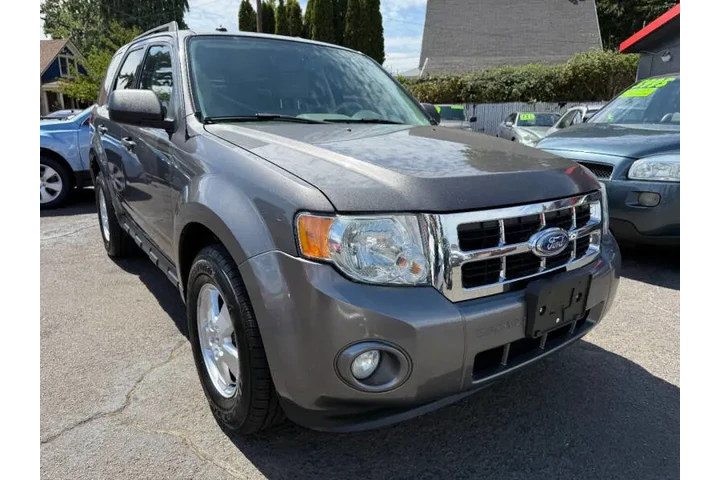 2012 Escape XLT image 3
