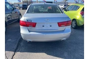 2009 Sonata SE V6 thumbnail