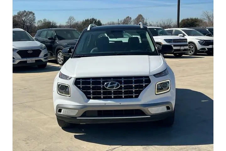 $15886 : Hyundai VENUE 2023 Limited 4 image 2