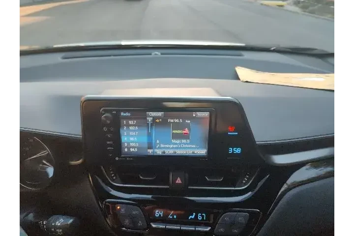 $15999 : Toyota C-HR 2018 XLE 4dr Cro image 9