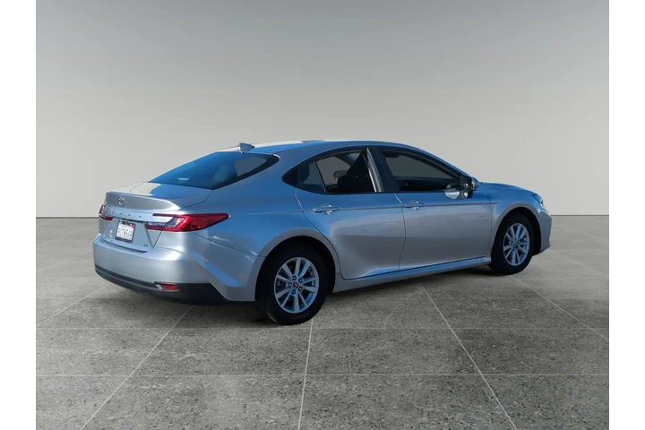 $29300 : Toyota Camry 2025 SE 4dr Sed image 5