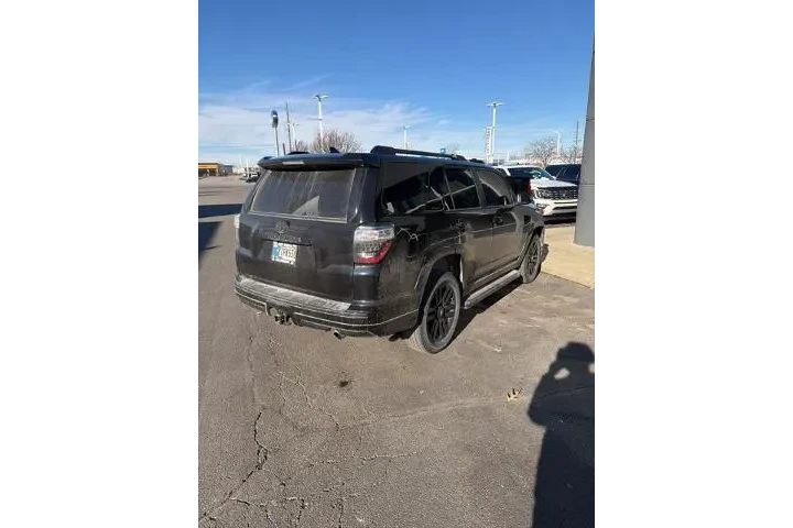 $39995 : Toyota 4Runner 2021 AWD Nigh image 5