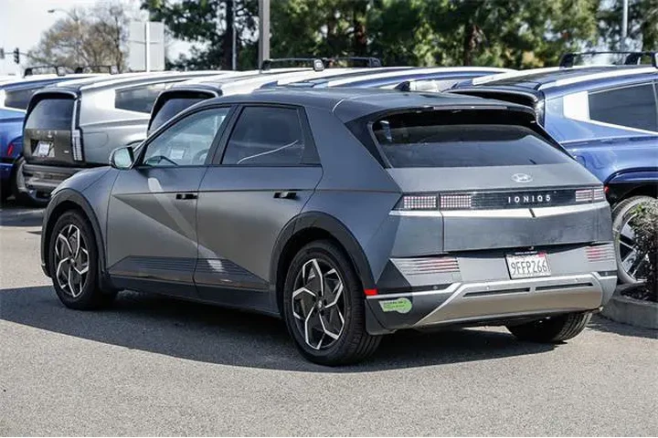 $24992 : Hyundai IONIQ 5 2023 SEL 4dr image 2