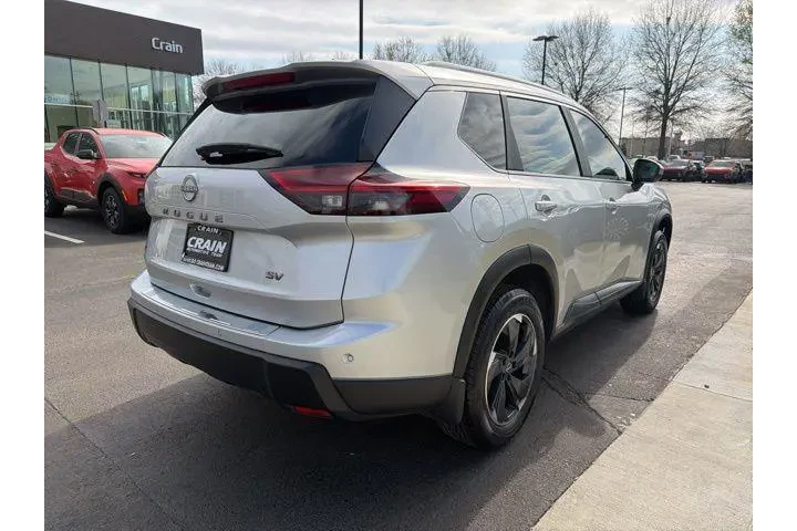 $23784 : Nissan Rogue 2024 SV 4dr Cro image 8