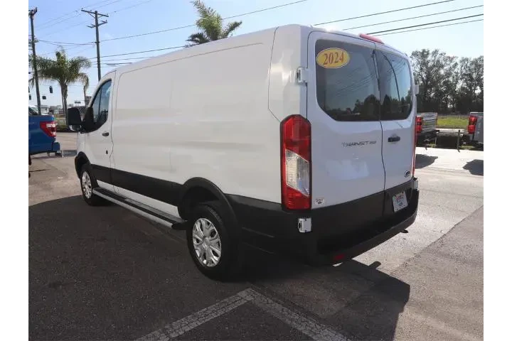 $33085 : Ford Transit 2024 250 3dr LW image 9