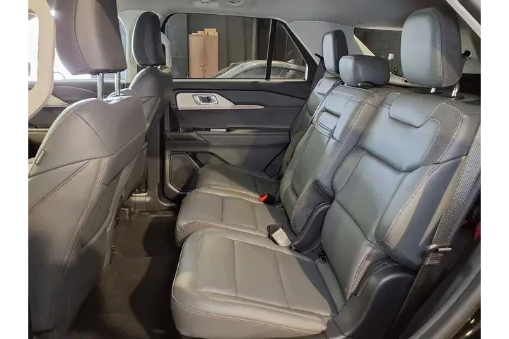$39368 : Ford Explorer 2026 Active 4d image 7