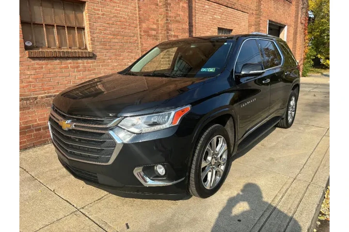 $19925 : 2018 Traverse Premier image 2