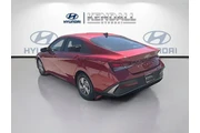 $16497 : Hyundai ELANTRA 2025 SE 4dr thumbnail