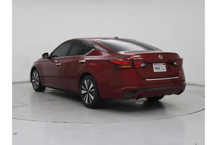 $15998 : Nissan Altima 2019 2.5 SV 4d image 2