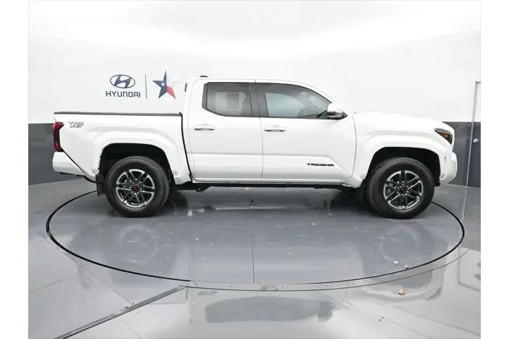$39943 : Toyota Tacoma 2024 4x4 TRD S image 9