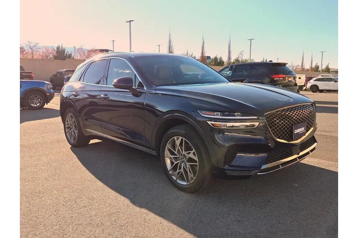 $37998 : Genesis GV70 2022 AWD 2.5T S image 1