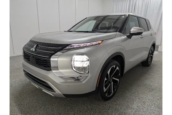 $24997 : Mitsubishi Outlander 2024 SE image 9