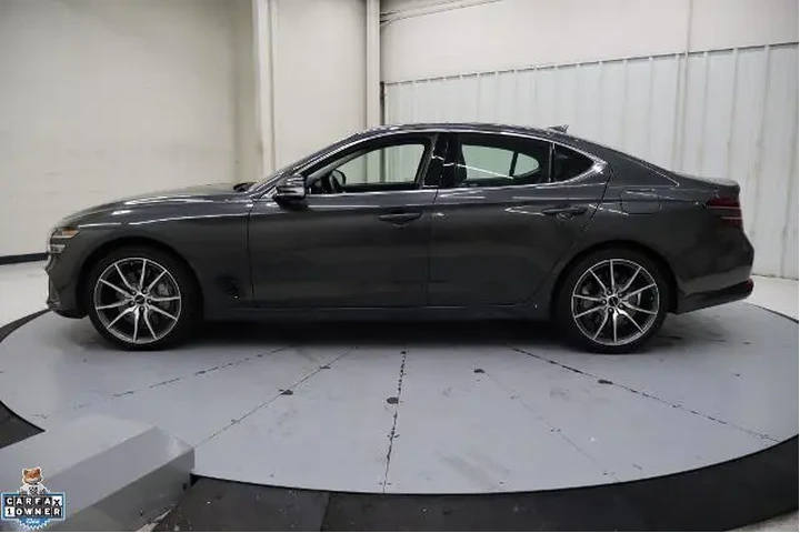 $29853 : Genesis G70 2025 2.5T Standa image 9