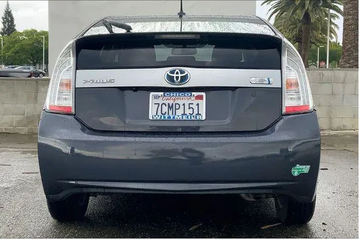 $12985 : Toyota Prius Plug-in Hybrid image 4