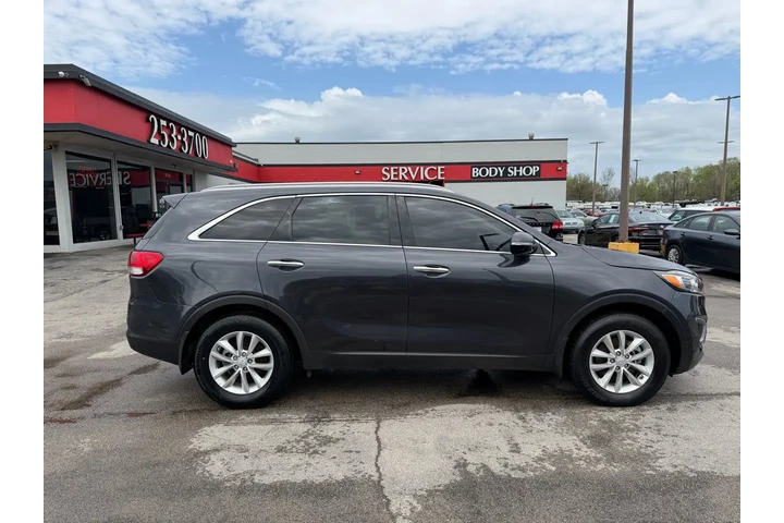 $9450 : 2018 Sorento LX image 1