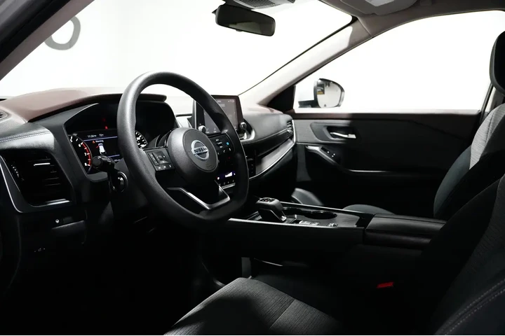 $17740 : 2021 Rogue image 10