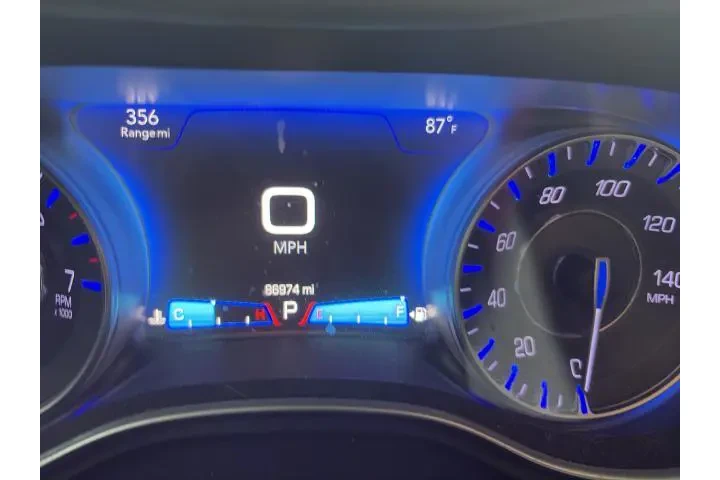 $14500 : Chrysler 300 2016 C 4dr Seda image 4