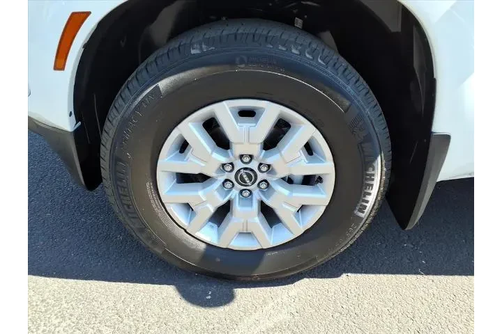 $28193 : Nissan Frontier 2022 4x2 SV image 9